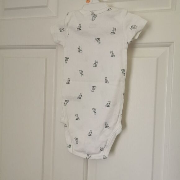 3/$15 Carter's short sleeve onesie - Picture 4 of 4